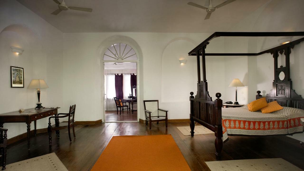 Отель Neemrana'S- Tower House Коччи Экстерьер фото