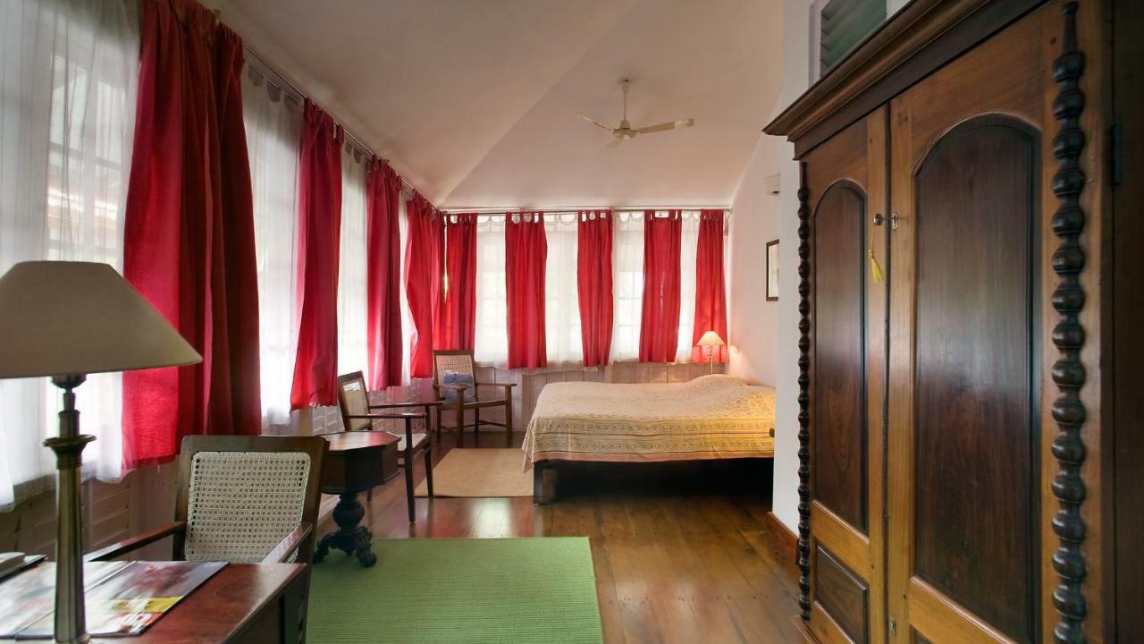 Отель Neemrana'S- Tower House Коччи Экстерьер фото
